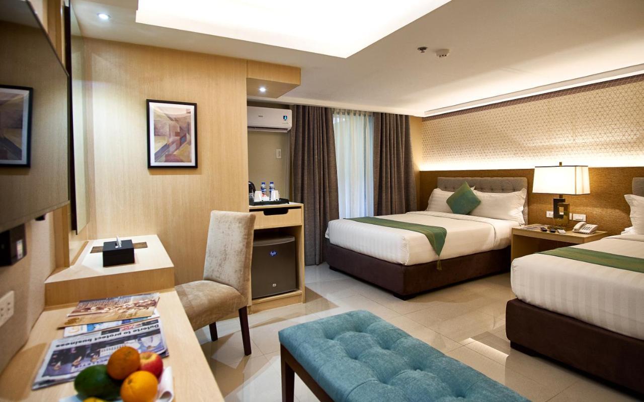 J7 Hotel Iloilo City Dış mekan fotoğraf